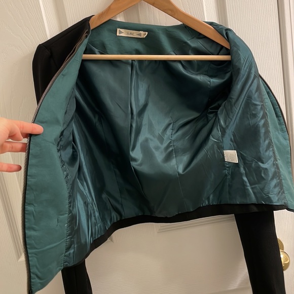 Stylish black blazer with teal lining - Picture 5 of 9